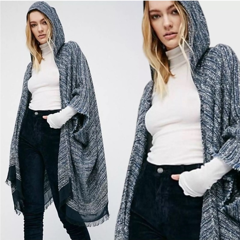 Free People Vintage Hooded Knit Poncho/Kimono w/fringe, O/S, Blue/White, EUC